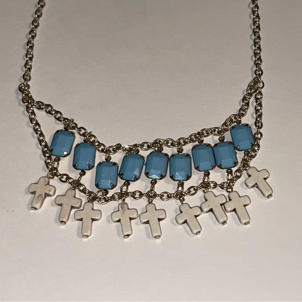 Rue21 Faux Turquoise White Crosses Gold Necklace 6$
